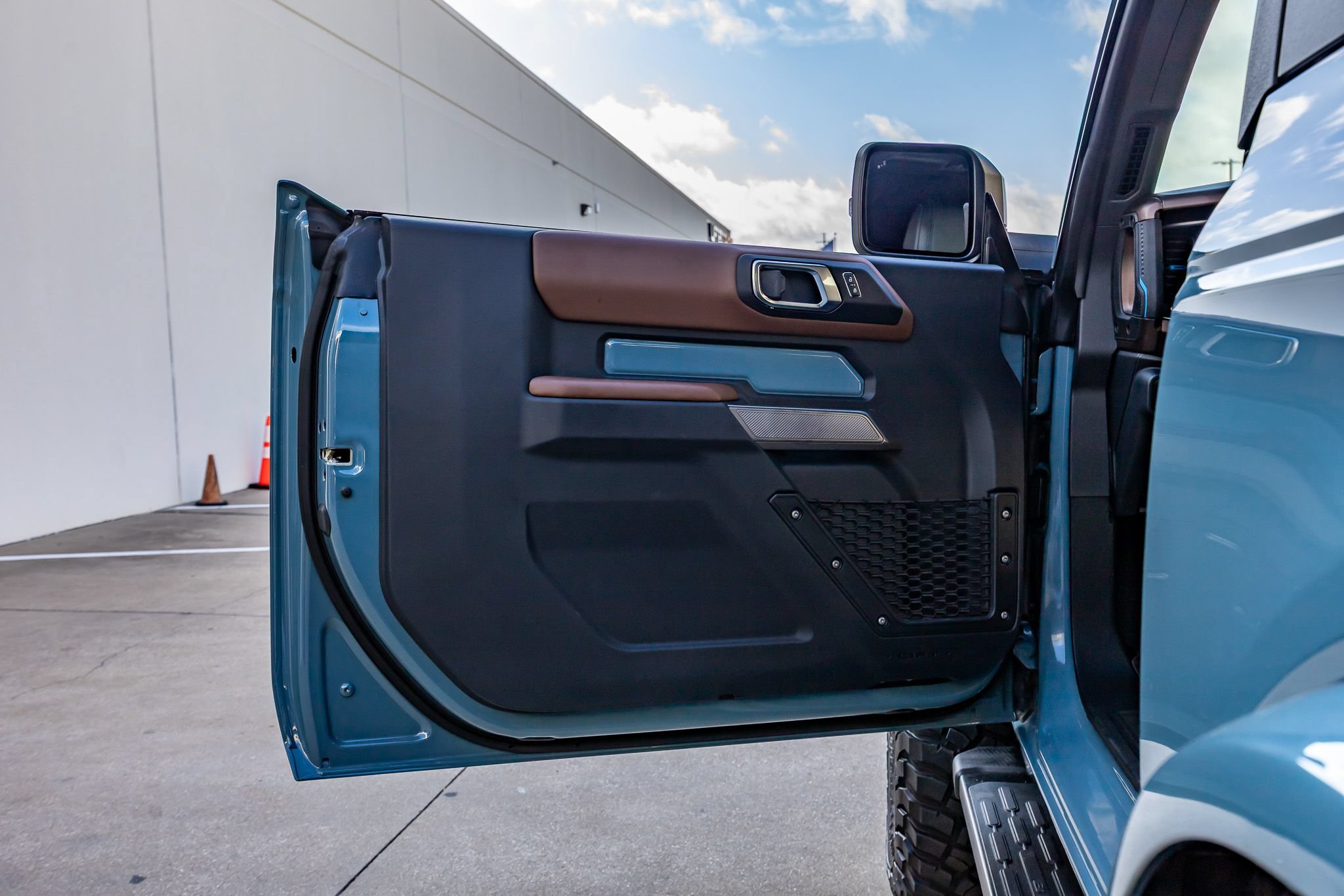 Used 2022 Ford Bronco Outer Banks AWD/4WD image 32
