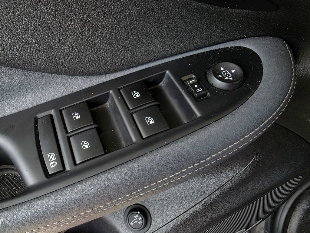 Used 2020 Buick Envision Premium AWD/4WD image 21