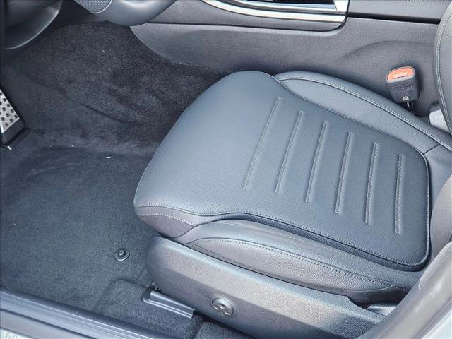 New 2026 Mercedes-Benz C 300 Sedan image 4