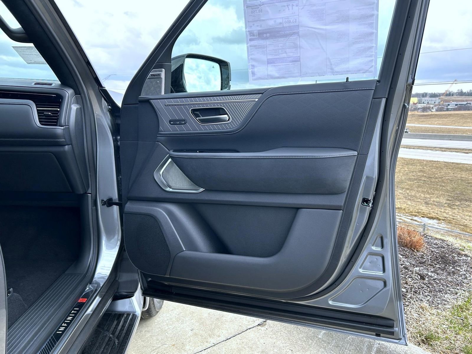 New 2026 INFINITI QX80 Autograph image 16