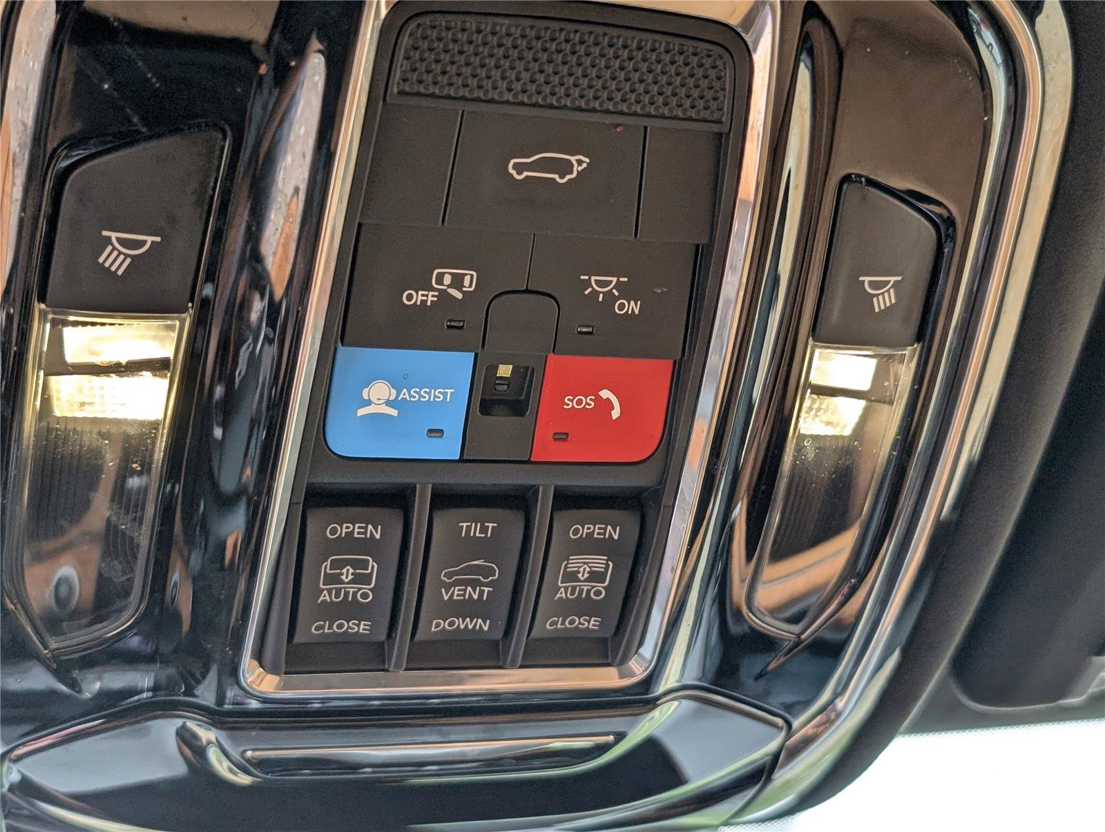 Used 2023 Jeep Grand Cherokee Summit AWD/4WD image 37