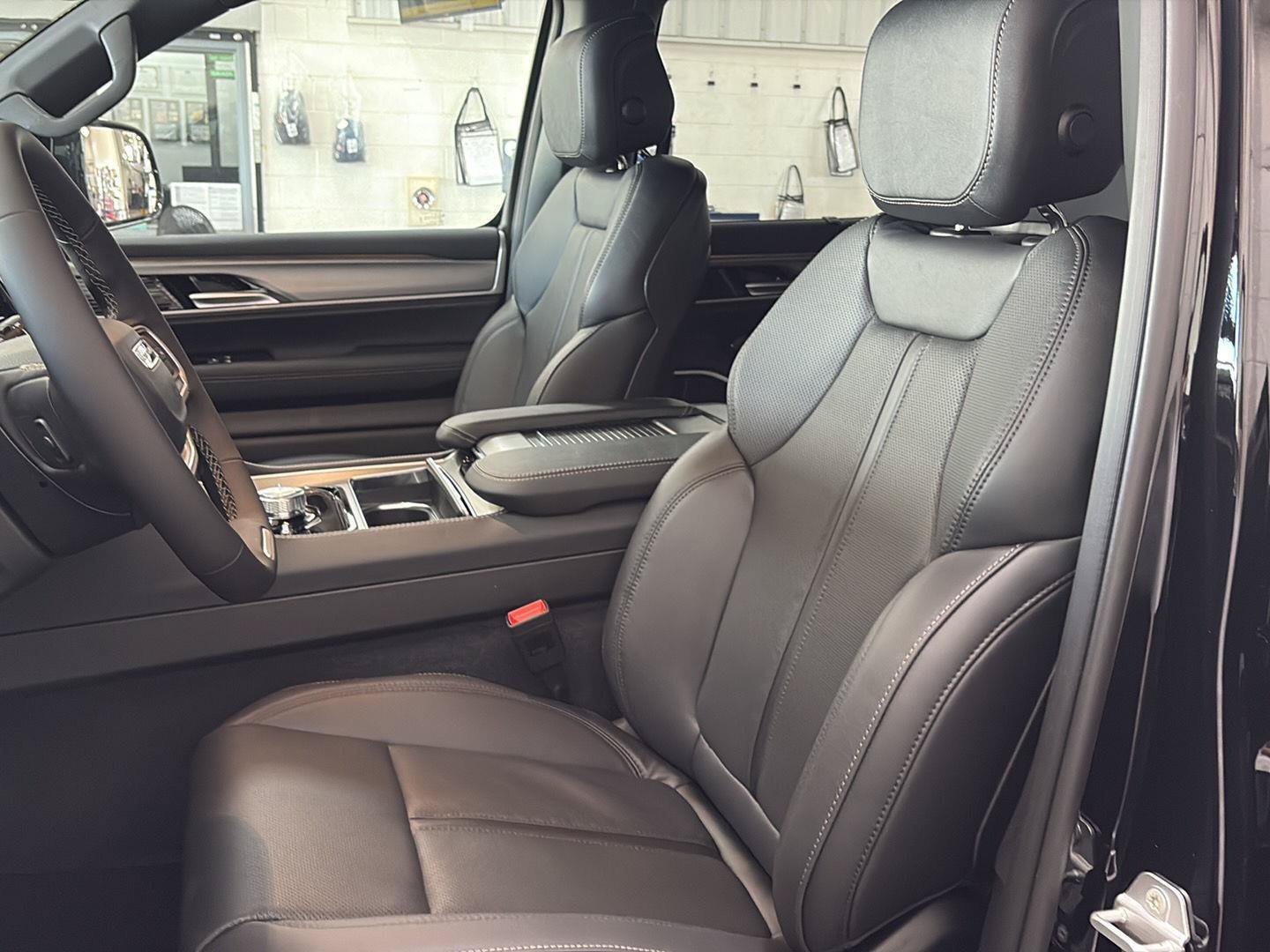 New 2026 Jeep Grand Wagoneer Limited AWD/4WD image 6