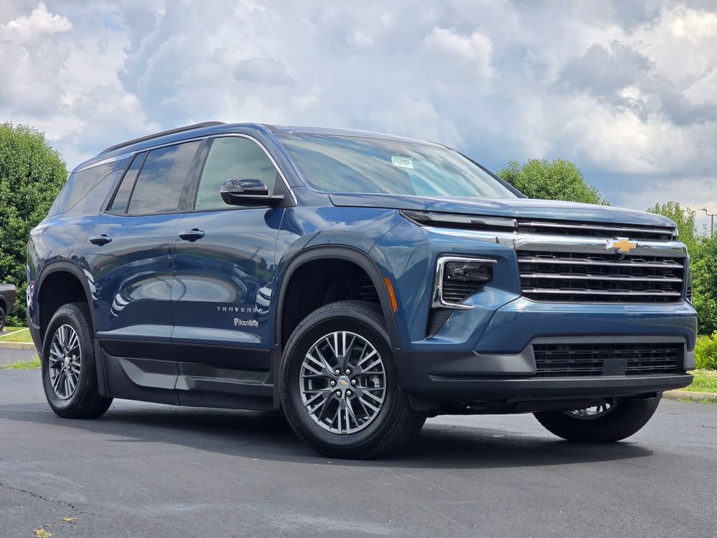 Used 2026 Chevrolet Traverse LT w/ Driver Confidence Package