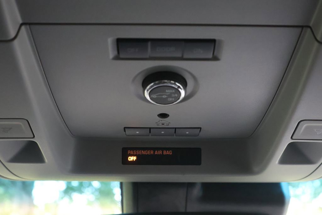 Used 2018 Chevrolet Tahoe Premier AWD/4WD image 26
