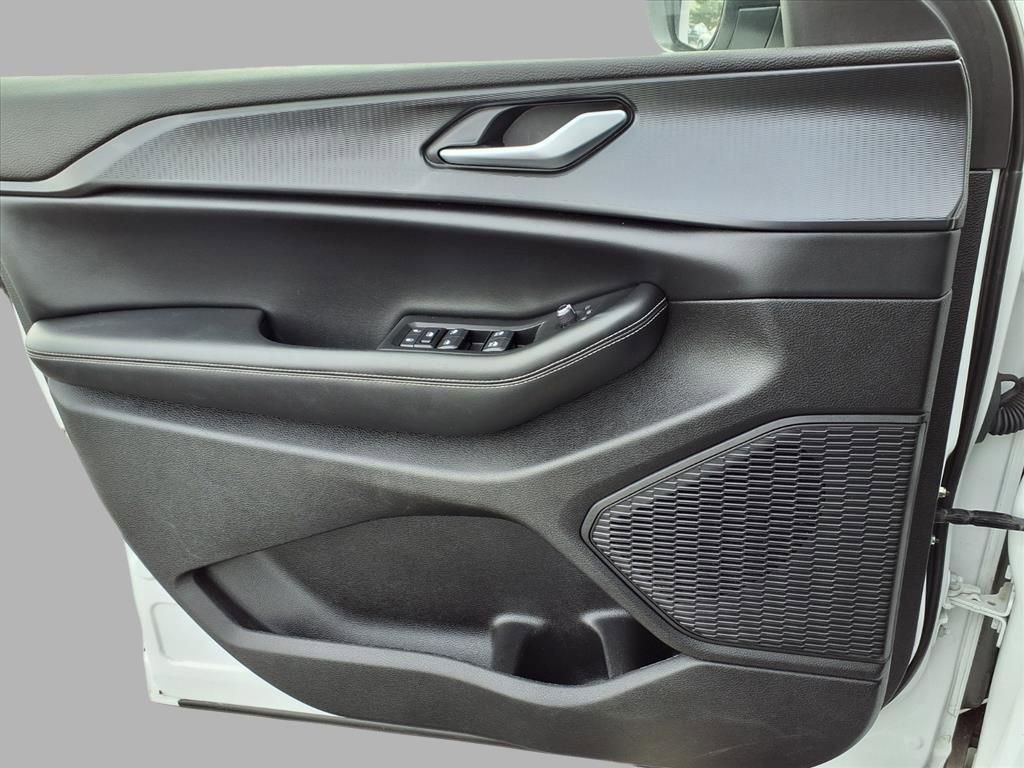 Used 2023 Jeep Grand Cherokee Laredo image 15