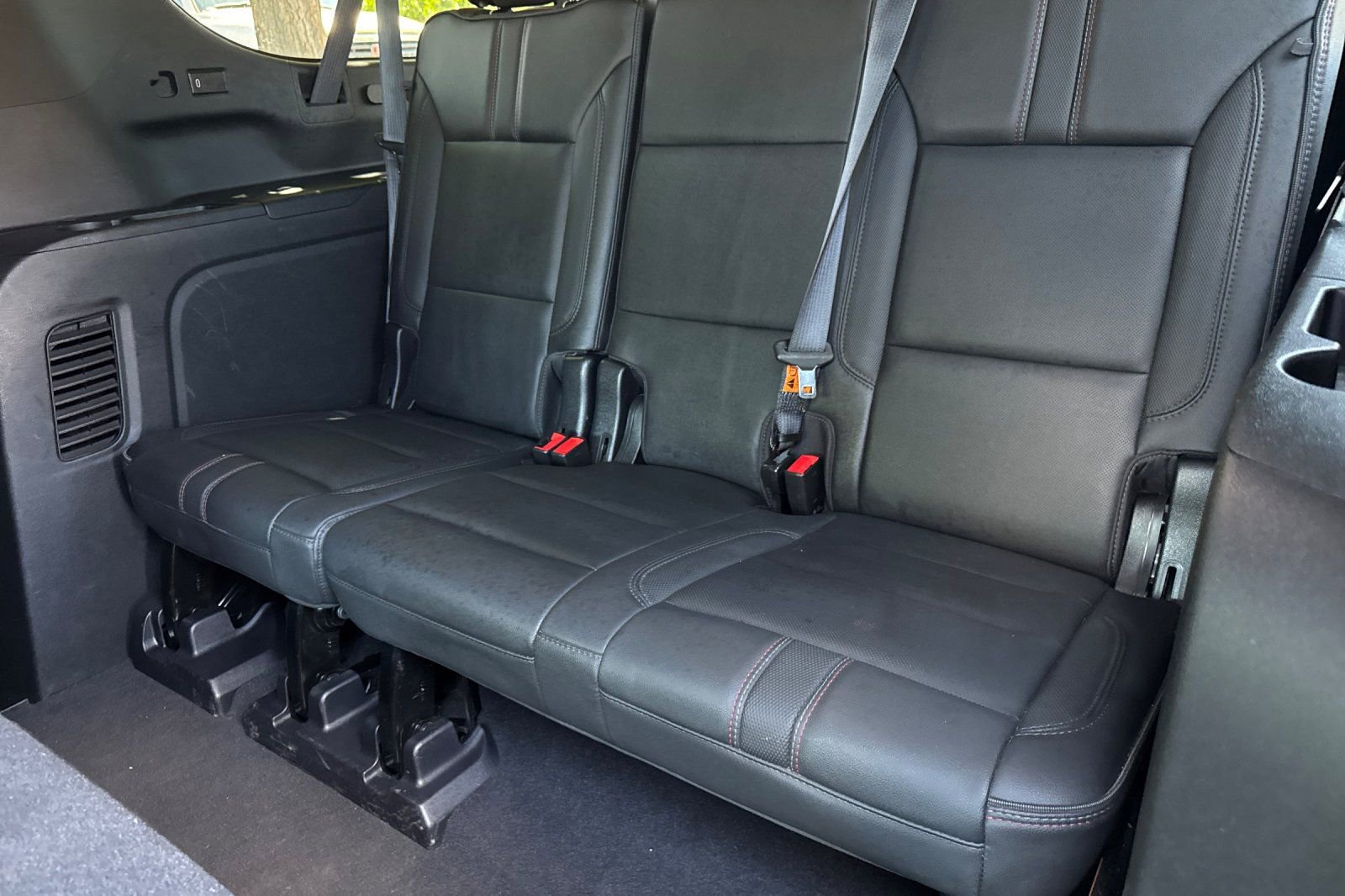 Used 2021 Chevrolet Suburban RST w/ Rear Media and Nav Package AWD/4WD image 17