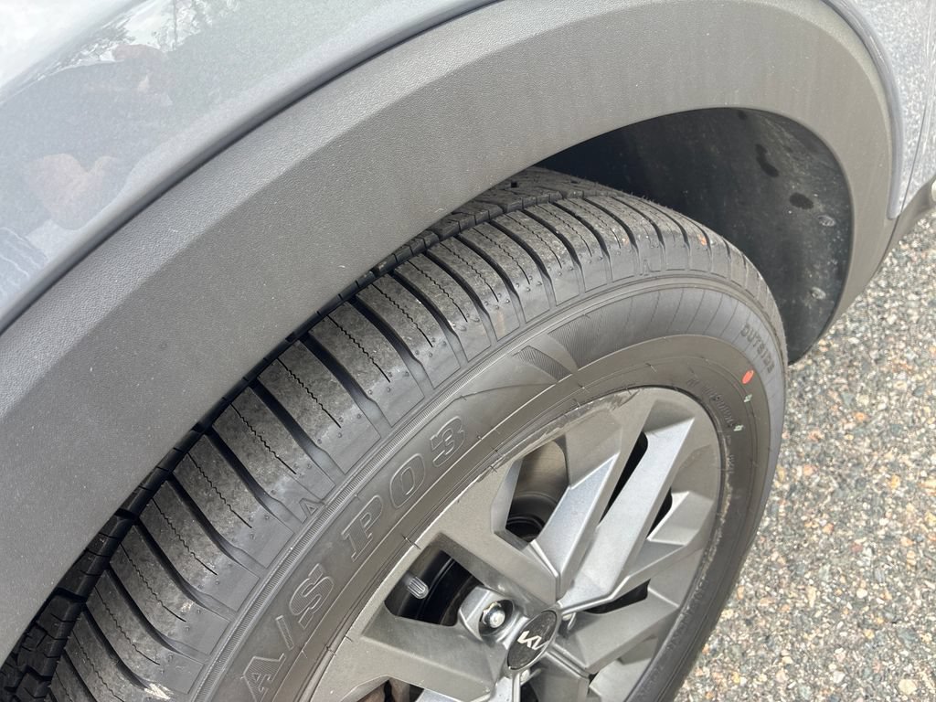 Certified 2024 Kia Telluride LX AWD/4WD image 28