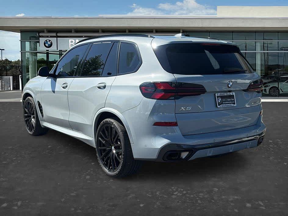Used 2024 BMW X5 xDrive40i w/ M Sport Package AWD/4WD image 5