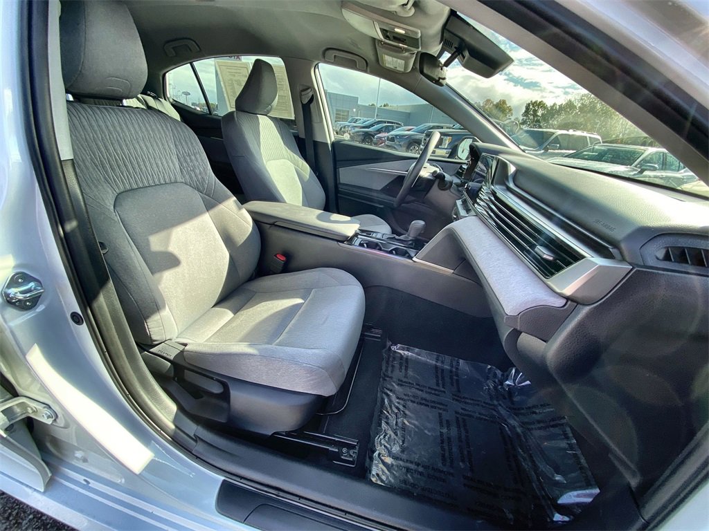 Used 2025 Toyota Camry LE image 25