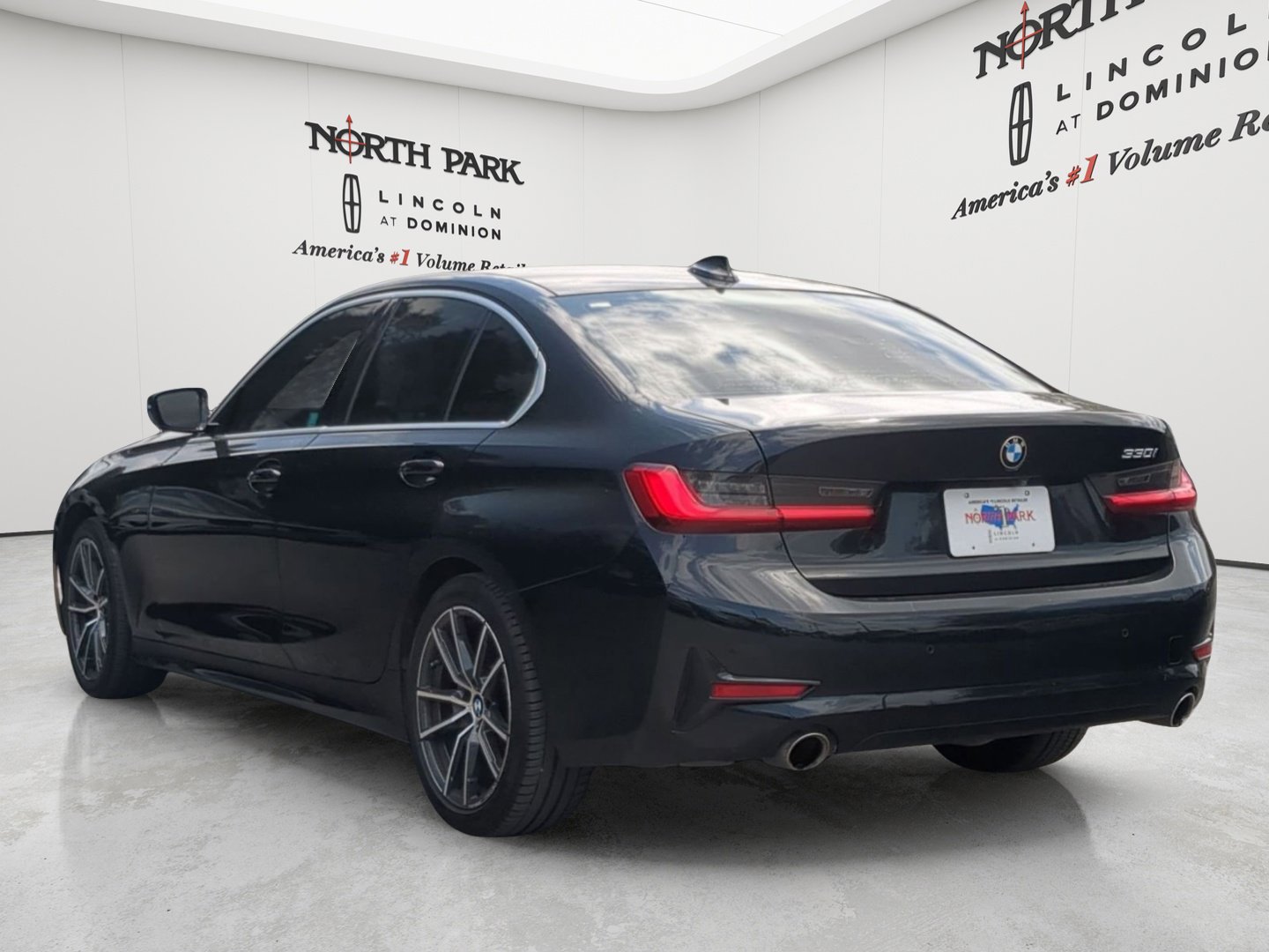 Used 2021 BMW 330i Sedan RWD image 5