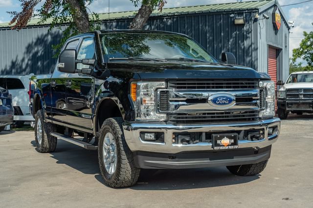 Used 2017 Ford F250 XLT w/ XLT Value Package AWD/4WD image 8