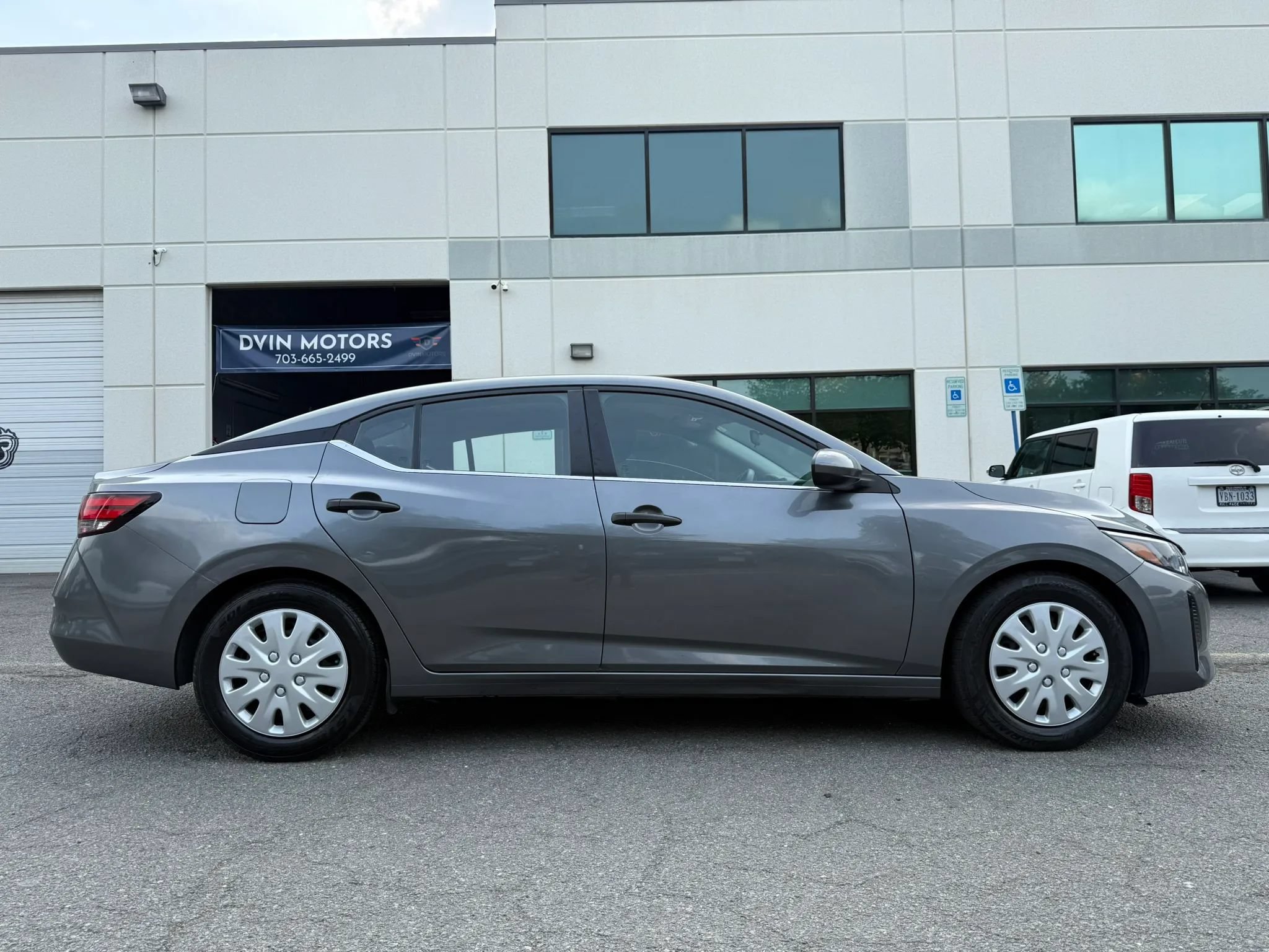 Used 2024 Nissan Sentra S FWD image 3