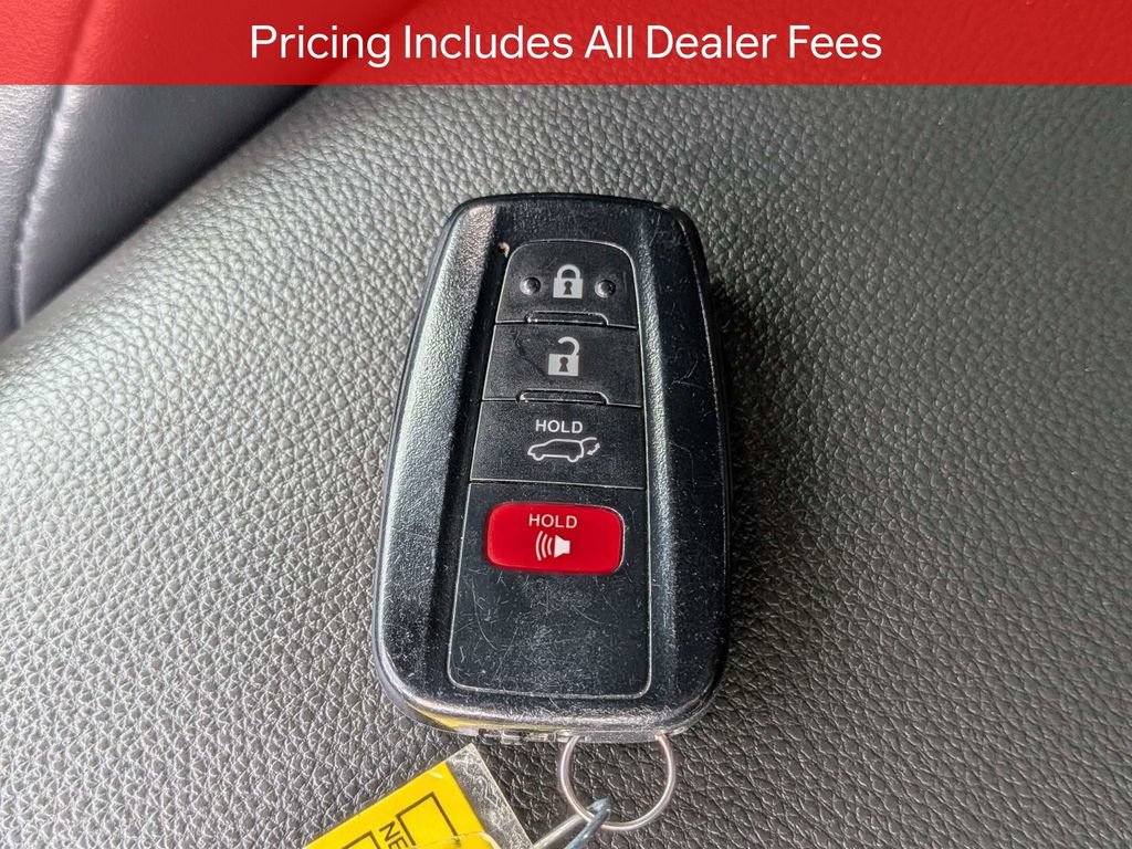 Certified 2020 Toyota RAV4 XSE w/ XSE Grade Weather Package AWD/4WD image 32
