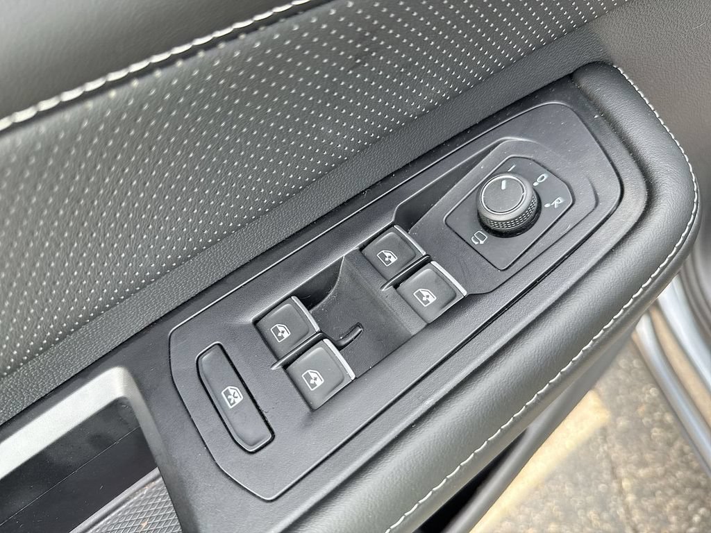 Used 2024 Volkswagen Atlas SEL Premium R-Line AWD/4WD image 13