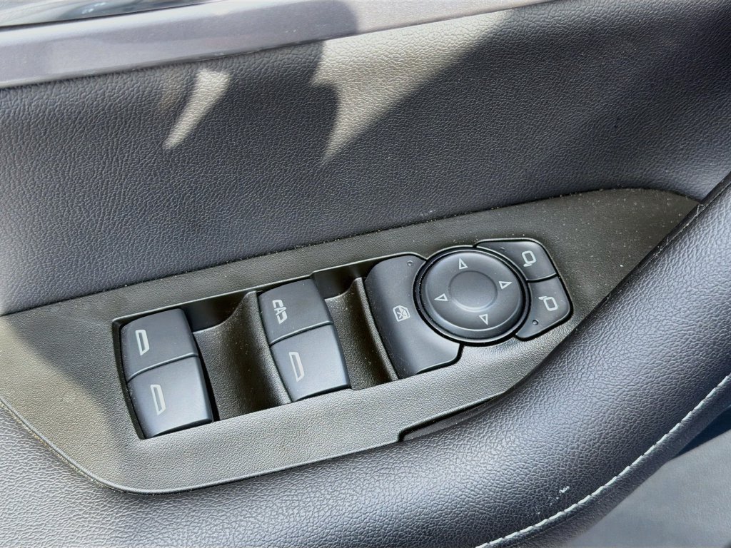 Used 2024 Chevrolet Blazer LT w/ Sound & Technology Package AWD/4WD image 18