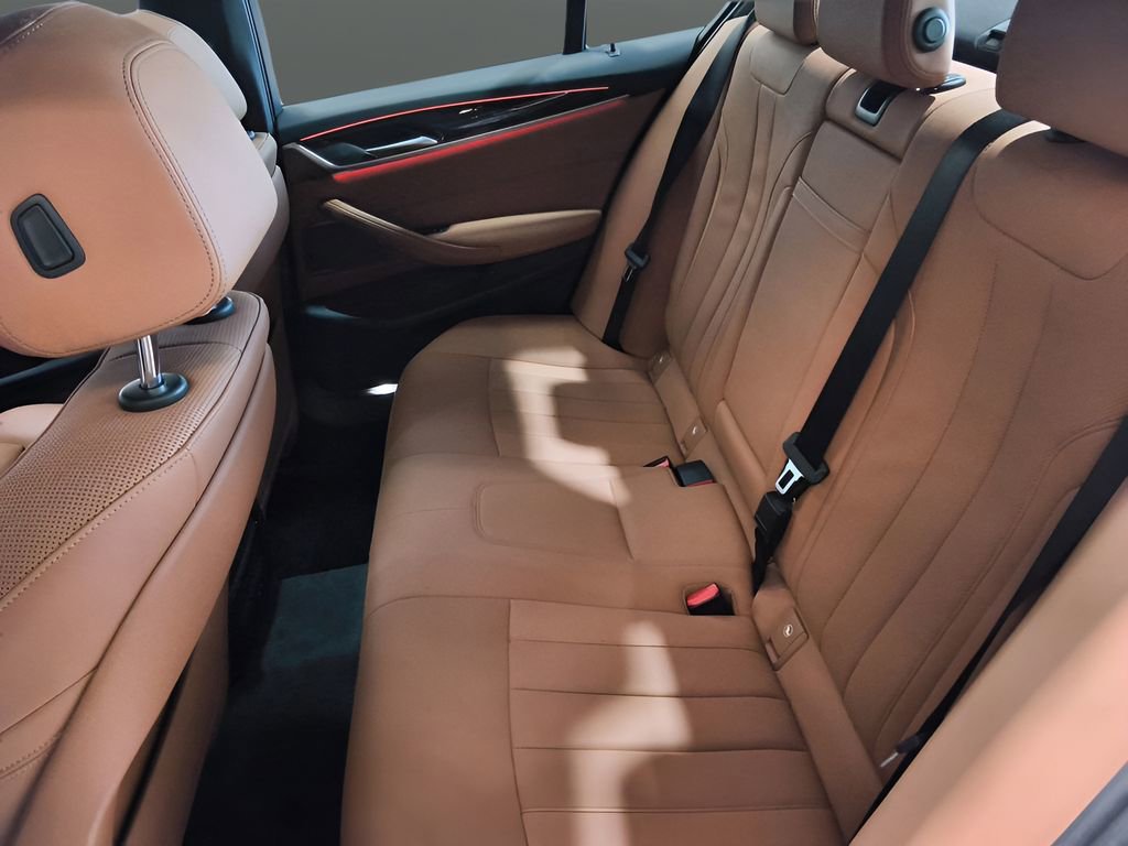 Used 2023 BMW 530i xDrive w/ Premium Package image 16