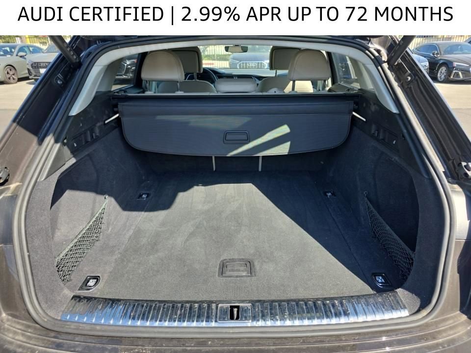 Used 2024 Audi Q8 e-tron Prestige image 12