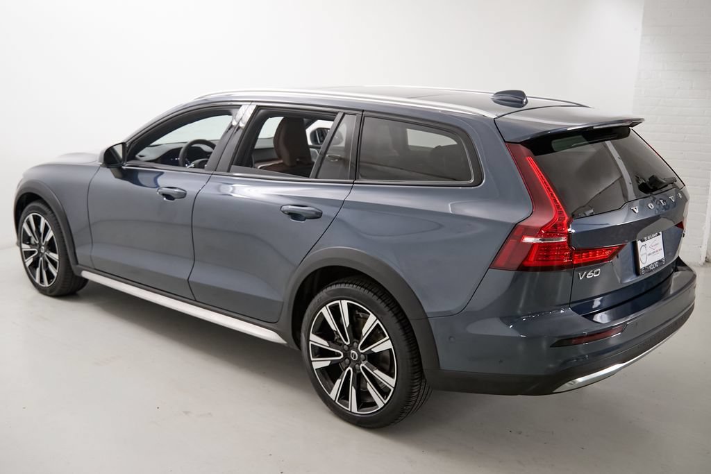 Certified 2025 Volvo V60 B5 Cross Country Ultra AWD/4WD image 7