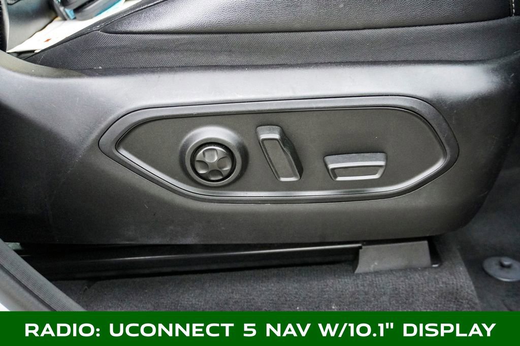 Used 2023 Jeep Grand Cherokee Limited w/ Luxury Tech Group II image 5