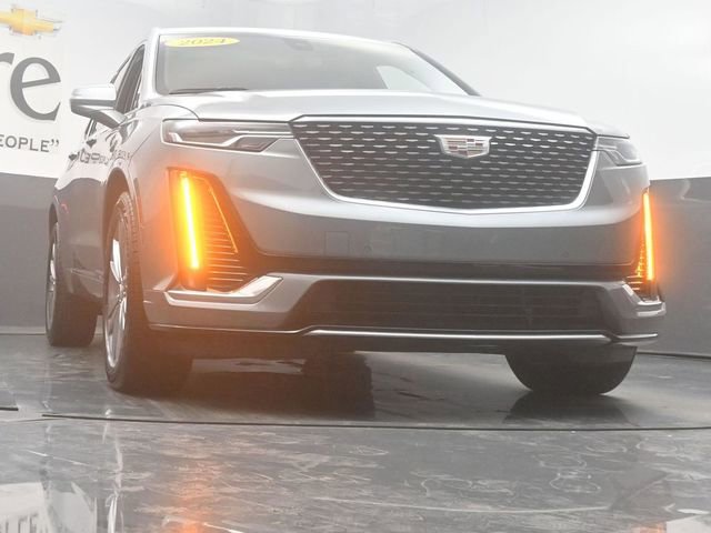 Used 2024 Cadillac XT6 Premium Luxury w/ Technology Package AWD/4WD image 3