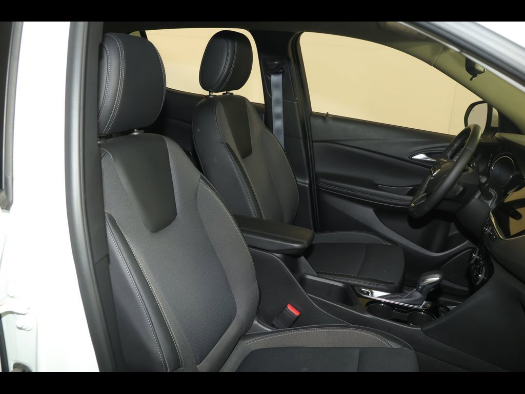 Used 2021 Buick Encore GX Select image 28