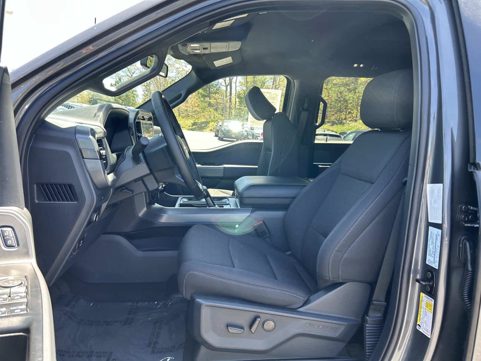Used 2025 Ford F150 XLT w/ Equipment Group 302A MID AWD/4WD image 17