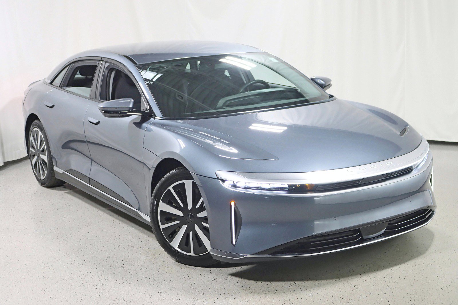 Used 2025 Lucid Air Pure image 6
