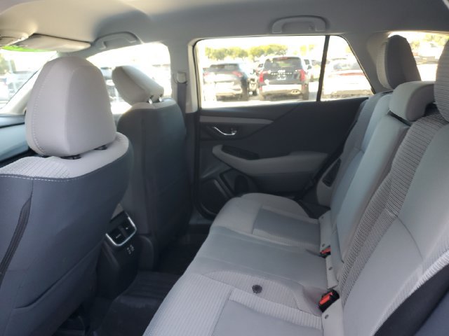 Used 2025 Subaru Outback Premium AWD/4WD image 10