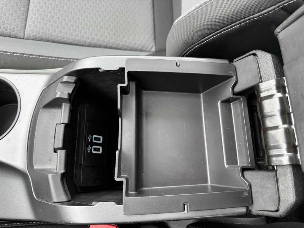 Used 2017 Ford C-MAX Energi SE w/ Equipment Group 401A image 20