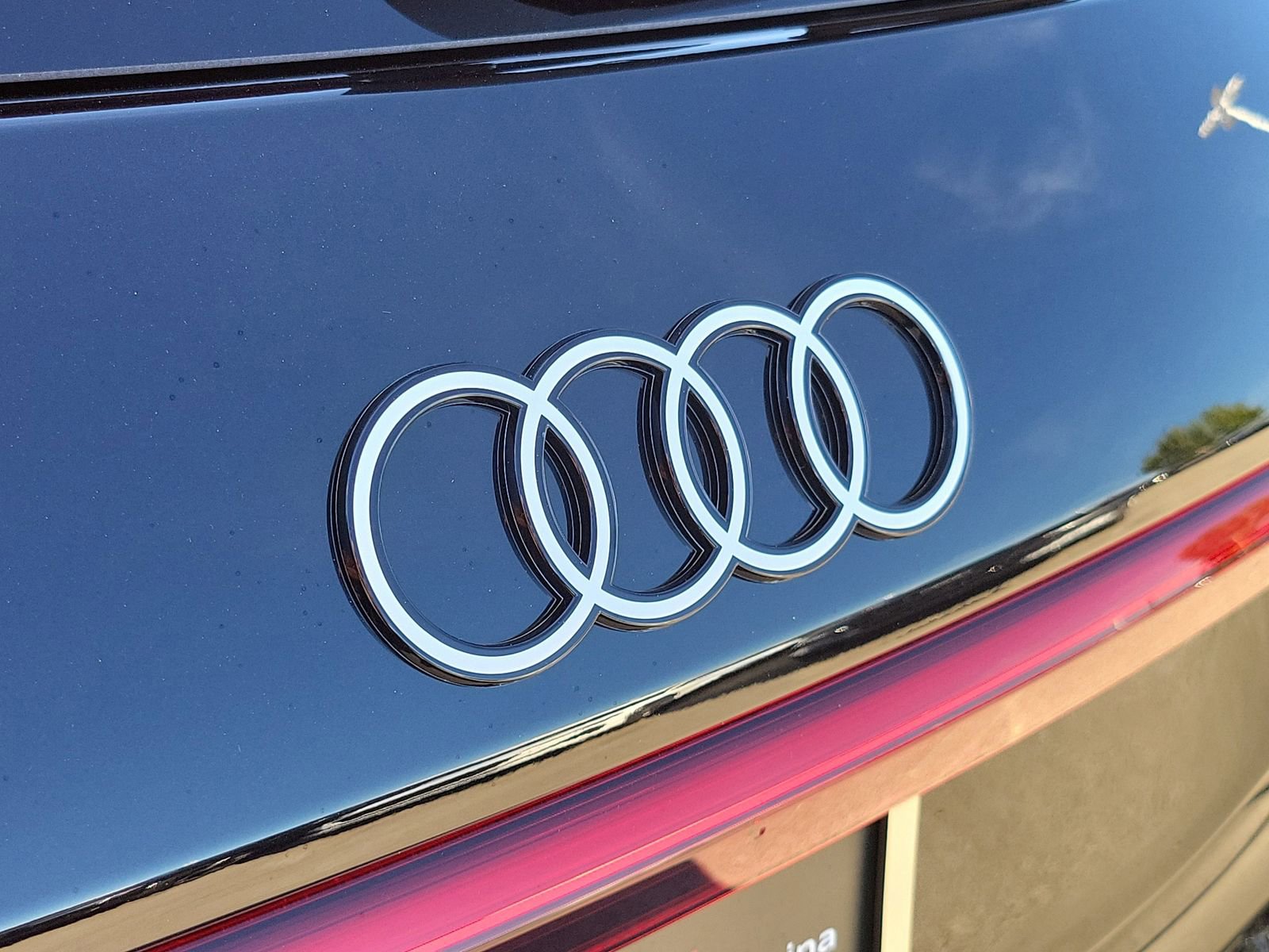 New 2025 Audi Q6 e-tron Premium Plus image 8