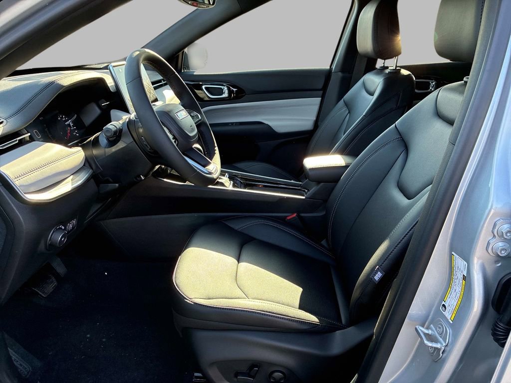 New 2026 Jeep Compass Limited image 9