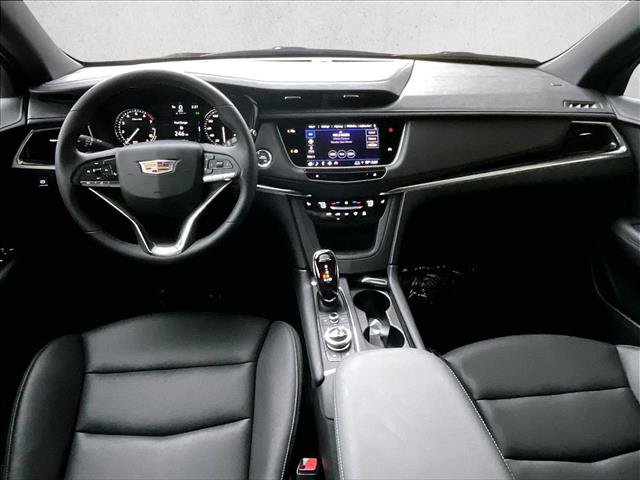 Certified 2025 Cadillac XT6 Luxury FWD image 16
