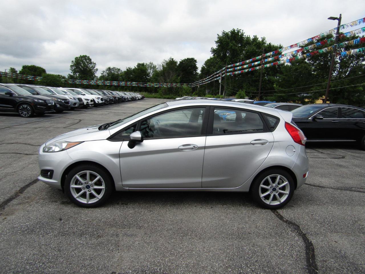 Used 2019 Ford Fiesta SE w/ Equipment Group 201A FWD image 4