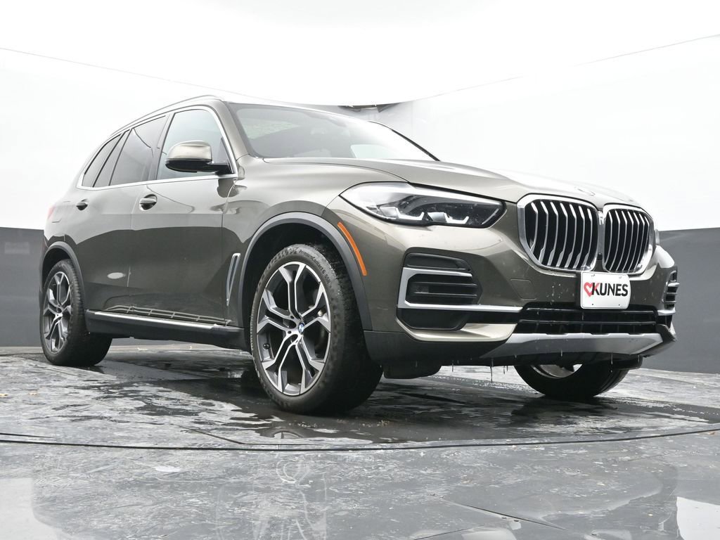 Used 2023 BMW X5 xDrive40i w/ Premium Package image 41