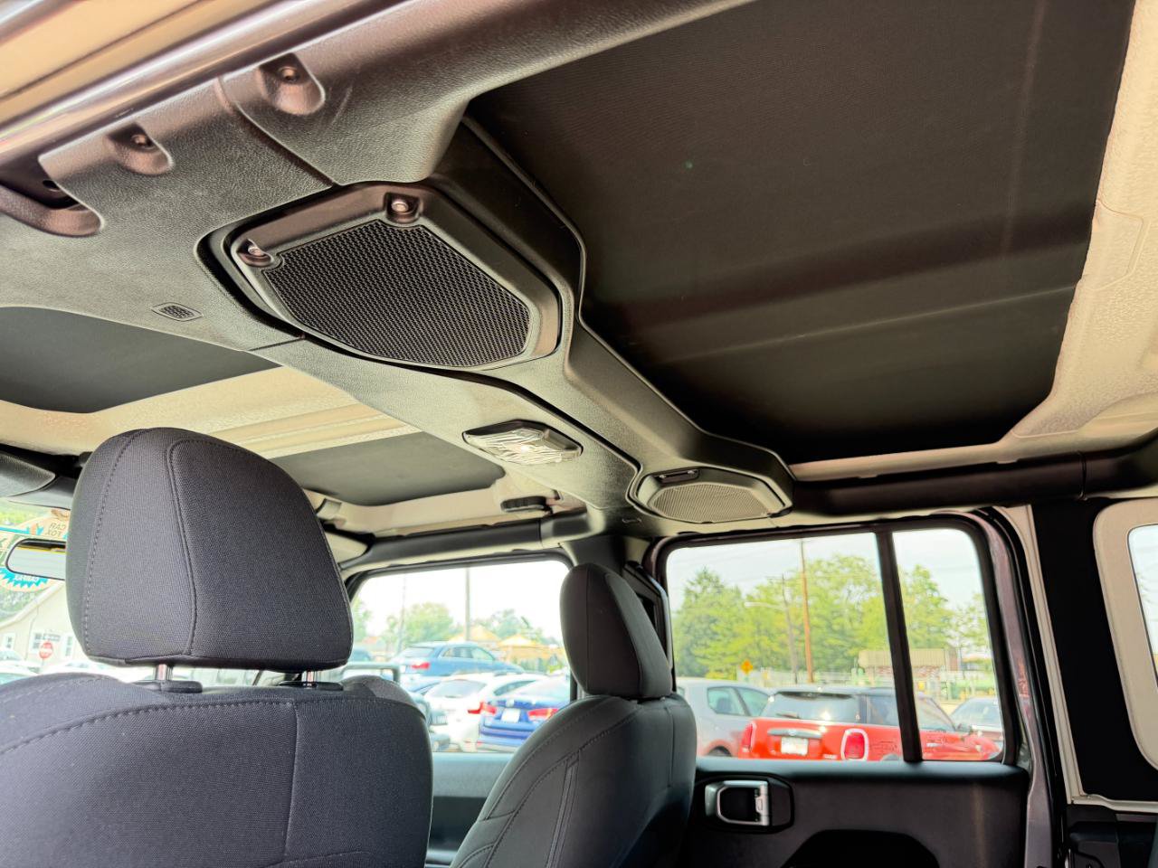 Used 2018 Jeep Wrangler Unlimited Sport S AWD/4WD image 30
