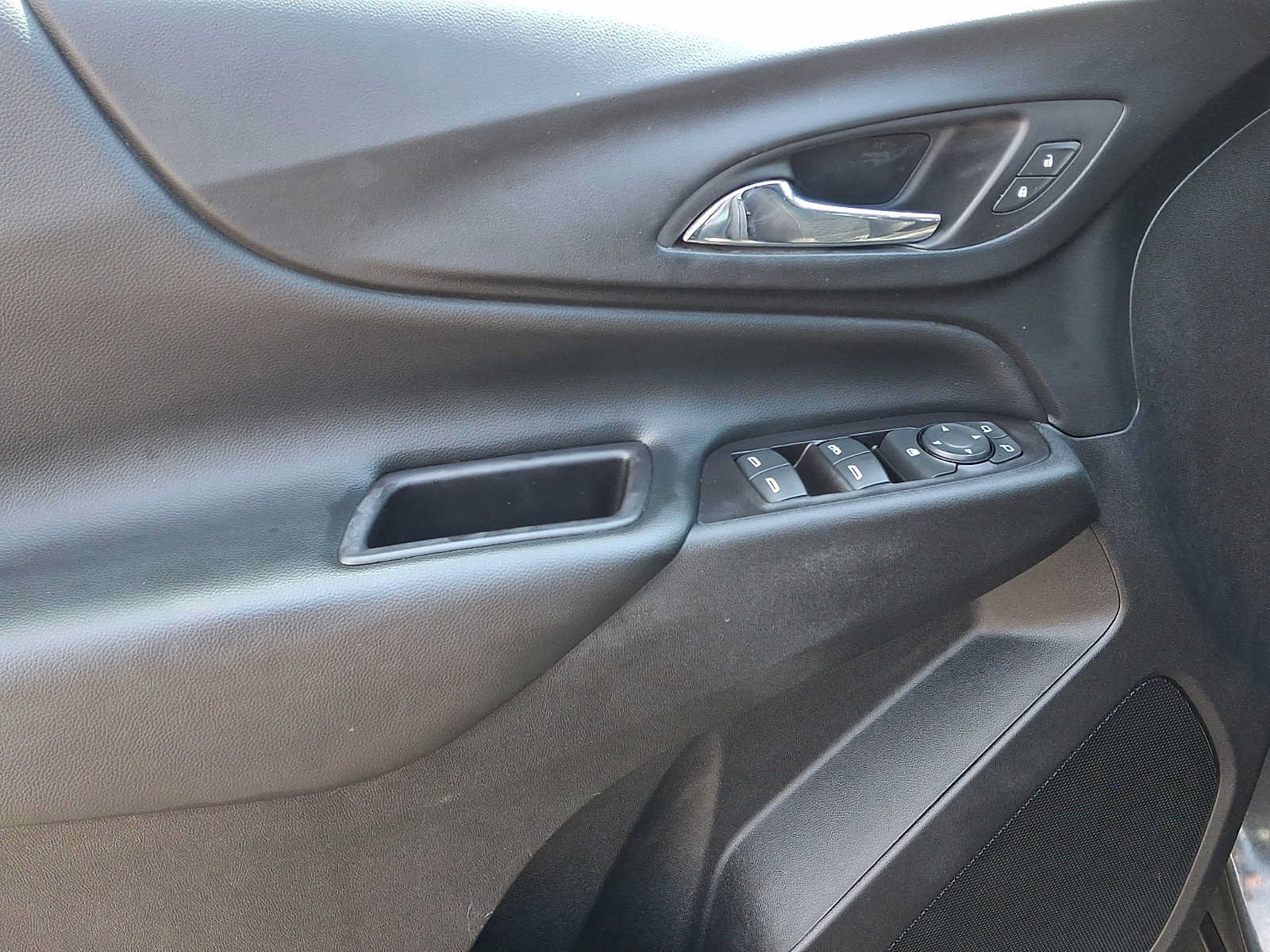 Used 2019 Chevrolet Equinox LT AWD/4WD image 12