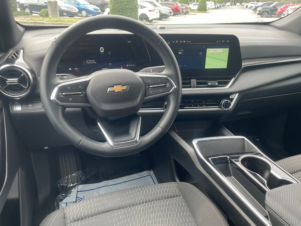 Used 2025 Chevrolet Equinox LT FWD image 18