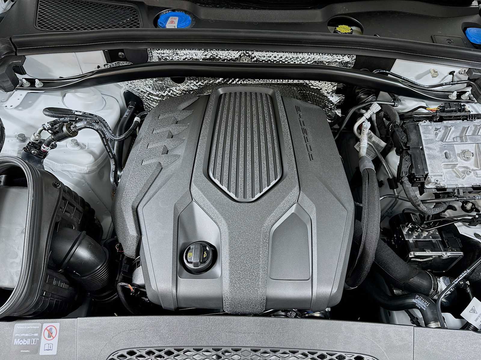 New 2026 Porsche Macan image 30