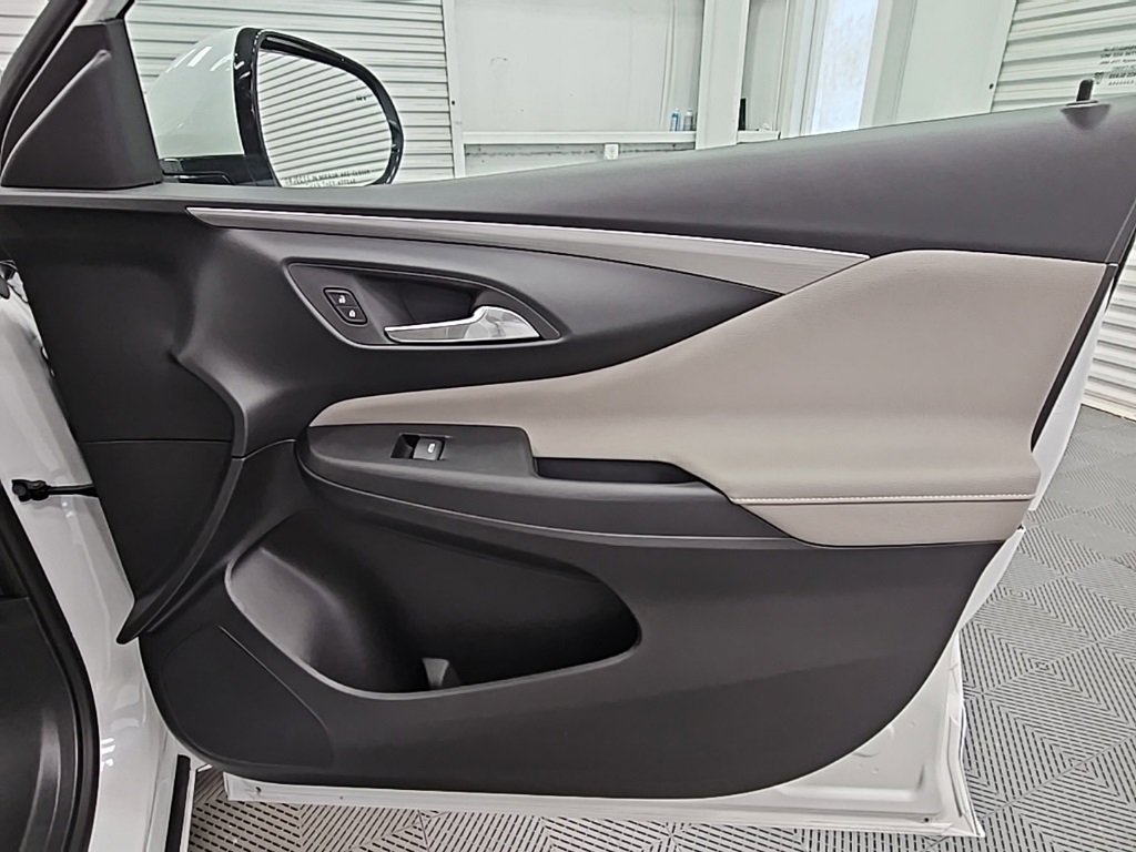 New 2025 Buick Envista Avenir image 38