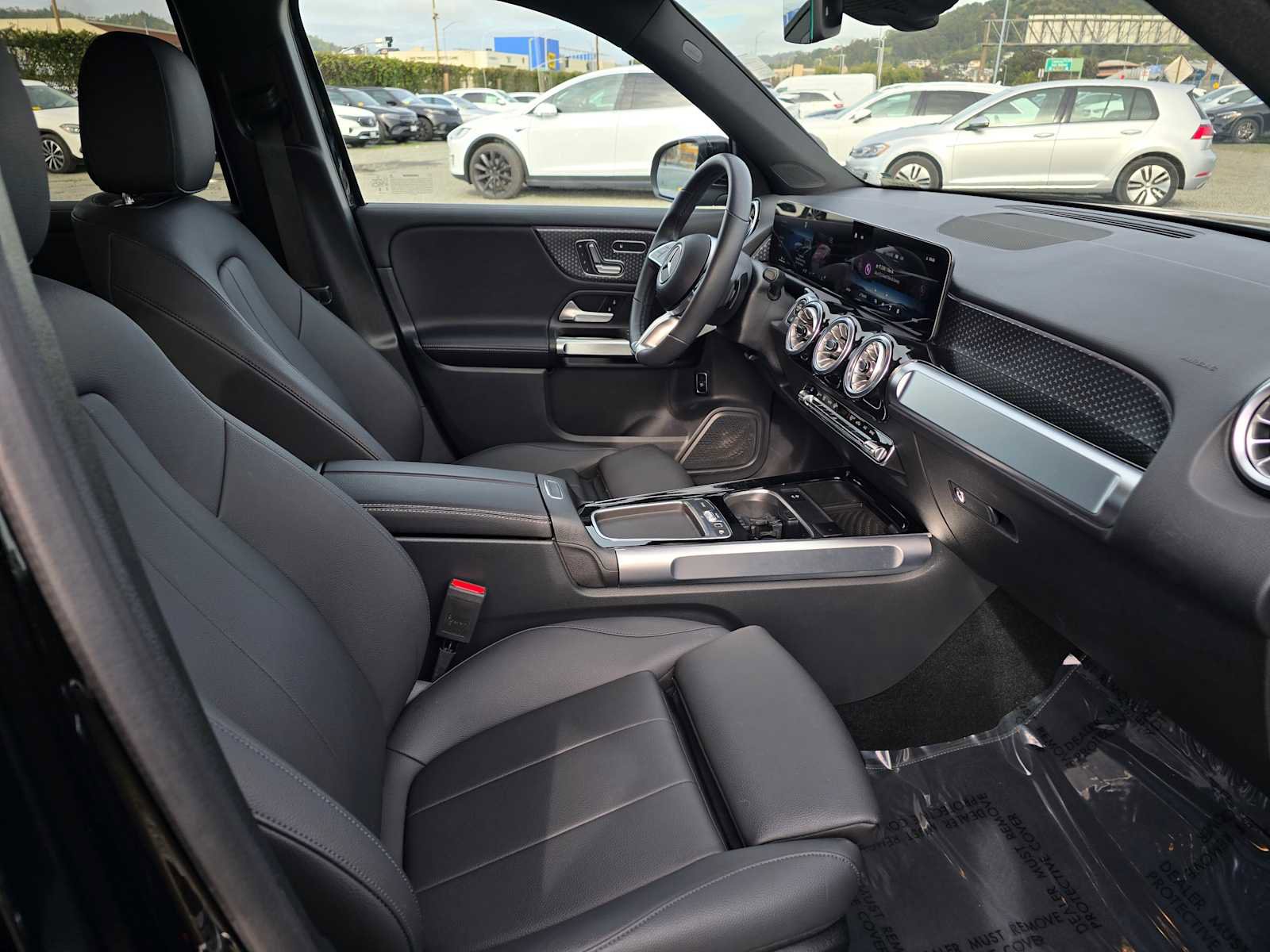 Used 2025 Mercedes-Benz GLB 250 4MATIC image 11