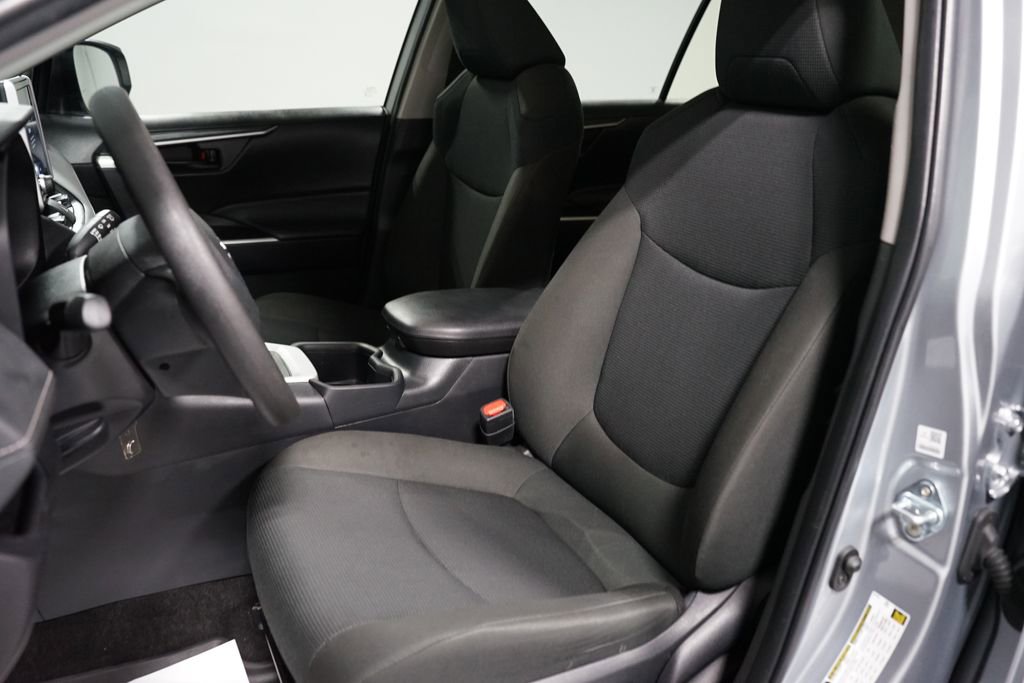 Certified 2025 Toyota RAV4 LE AWD/4WD image 25