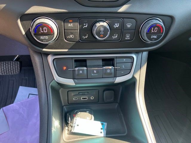 Used 2024 GMC Terrain SLT w/ Infotainment Package II AWD/4WD image 19