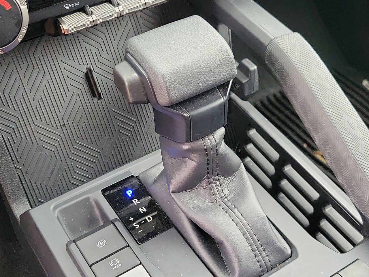 Used 2025 Toyota Tacoma SR5 image 27