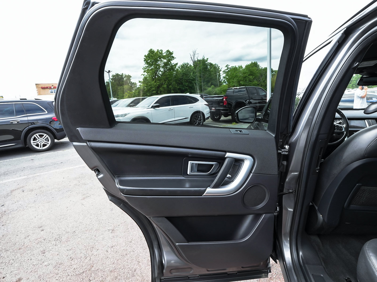 Used 2019 Land Rover Discovery Sport HSE Luxury AWD/4WD image 12