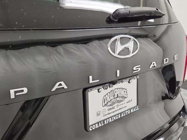 Used 2024 Hyundai Palisade Limited FWD image 7