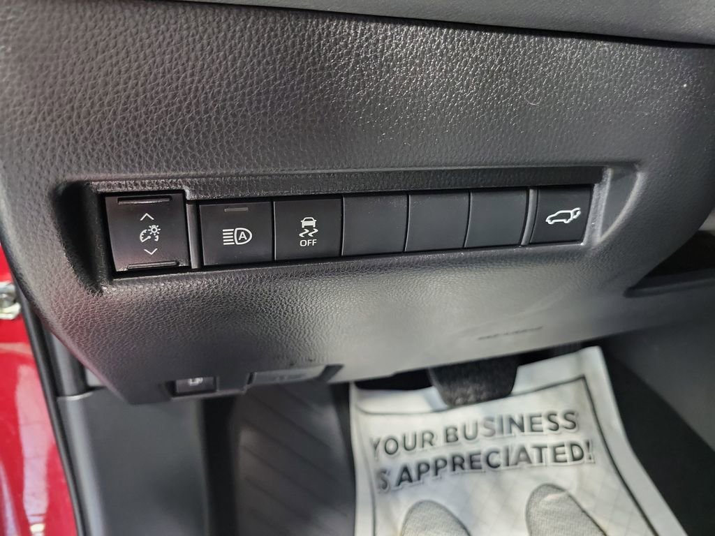 Used 2023 Toyota Venza XLE AWD/4WD image 32