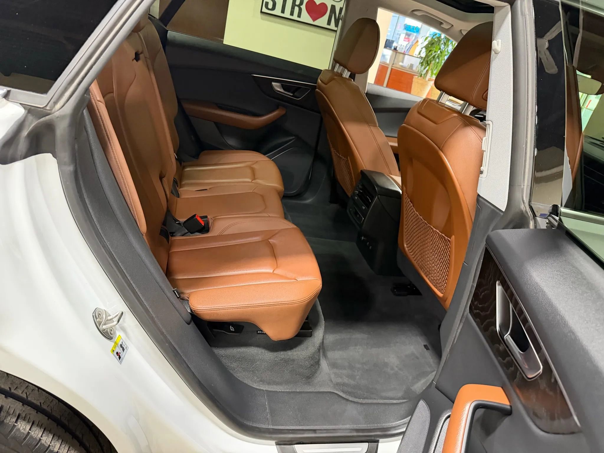 Used 2023 Audi Q8 Premium w/ Convenience Package image 36