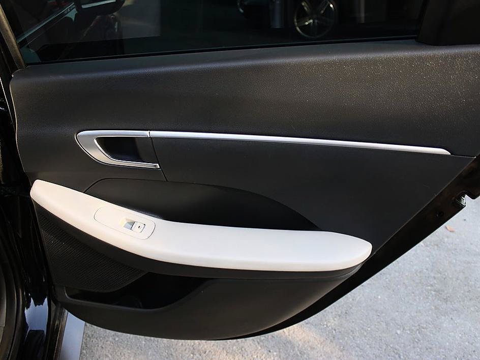 Used 2023 Hyundai Sonata SE FWD image 12