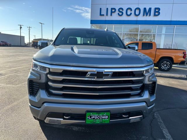 Used 2023 Chevrolet Silverado 1500 High Country w/ Technology Package image 2