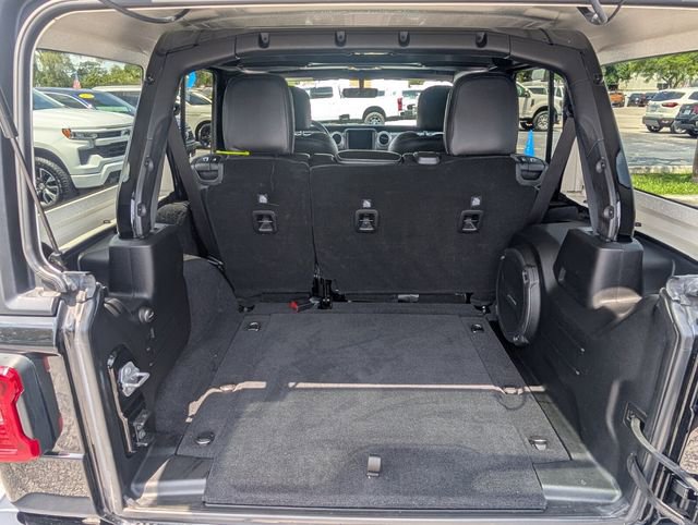 Used 2021 Jeep Wrangler Unlimited Sahara AWD/4WD image 16